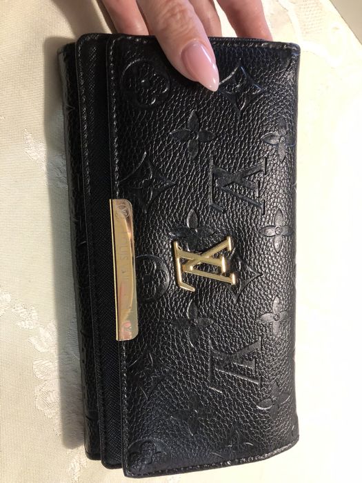 Червено дамско портмоне Nolah и lui vitton