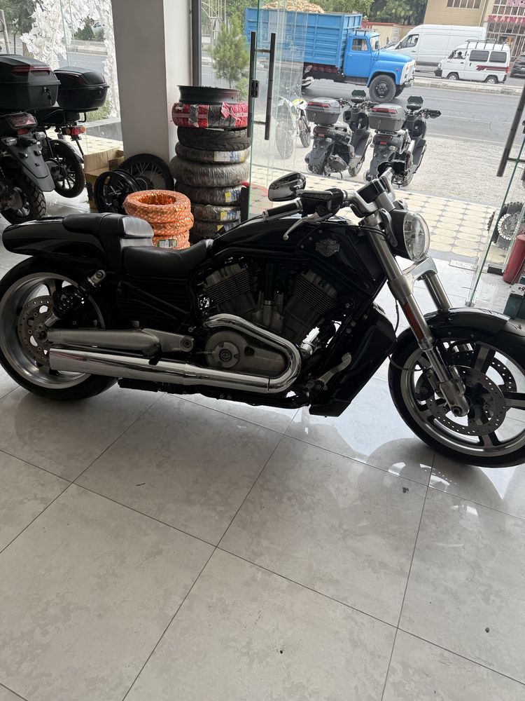 Moto Harley DAVIDSON v rod 1250