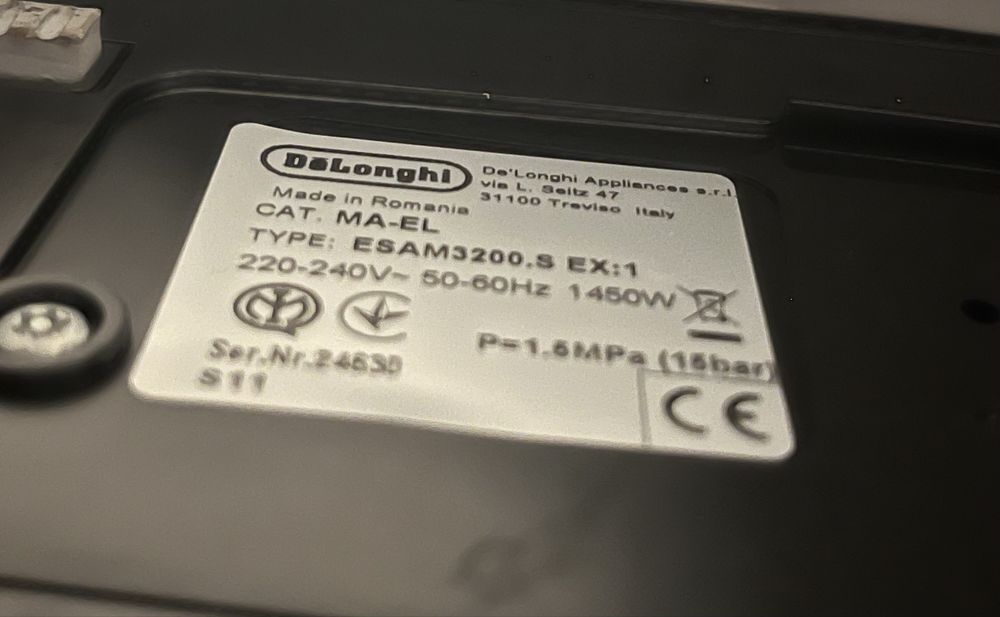 Delonghi Magnifica ESAM 3200.S кафеавтомат