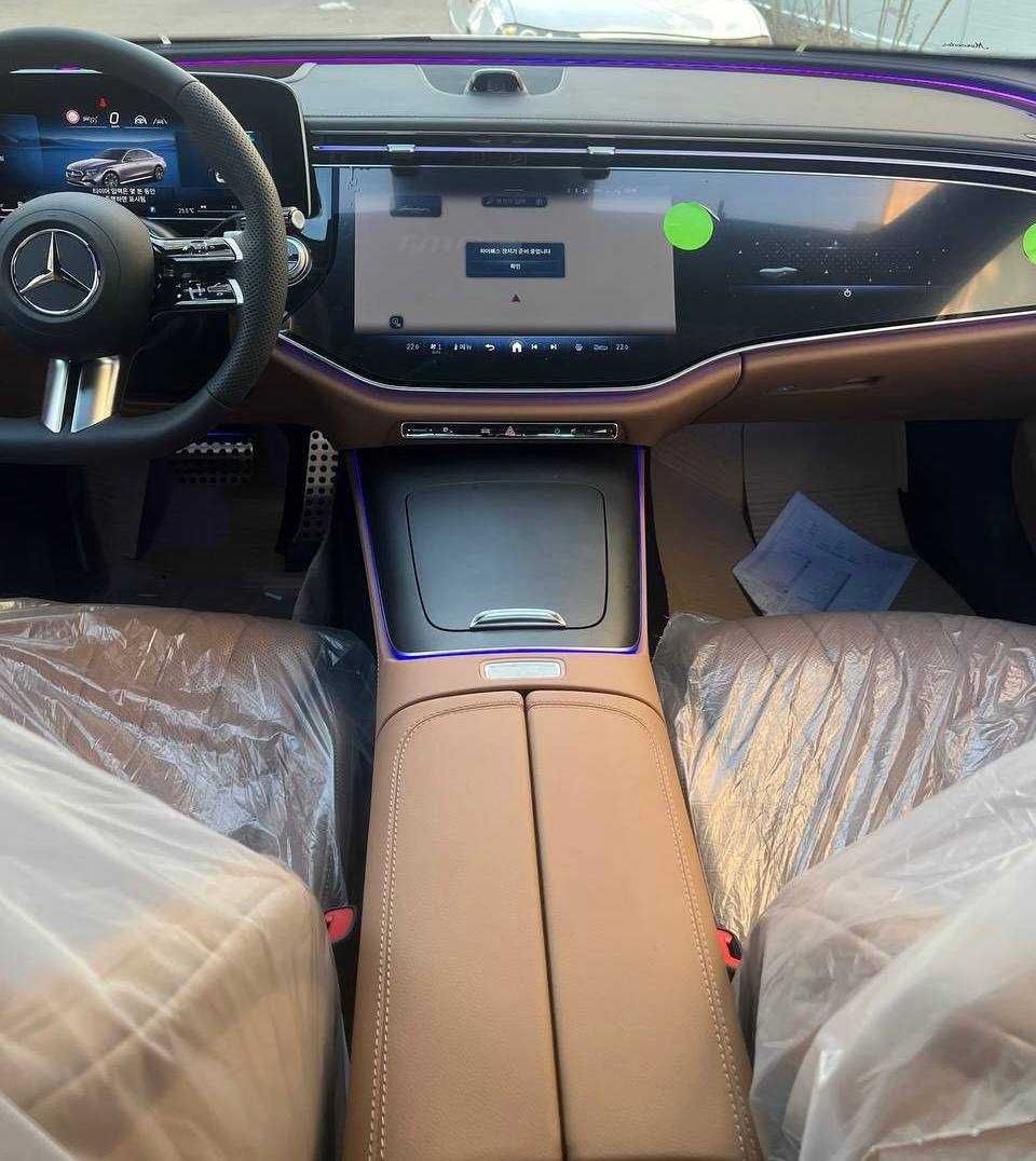 Mercedes-Benz E300 модель 2025  В Наличии