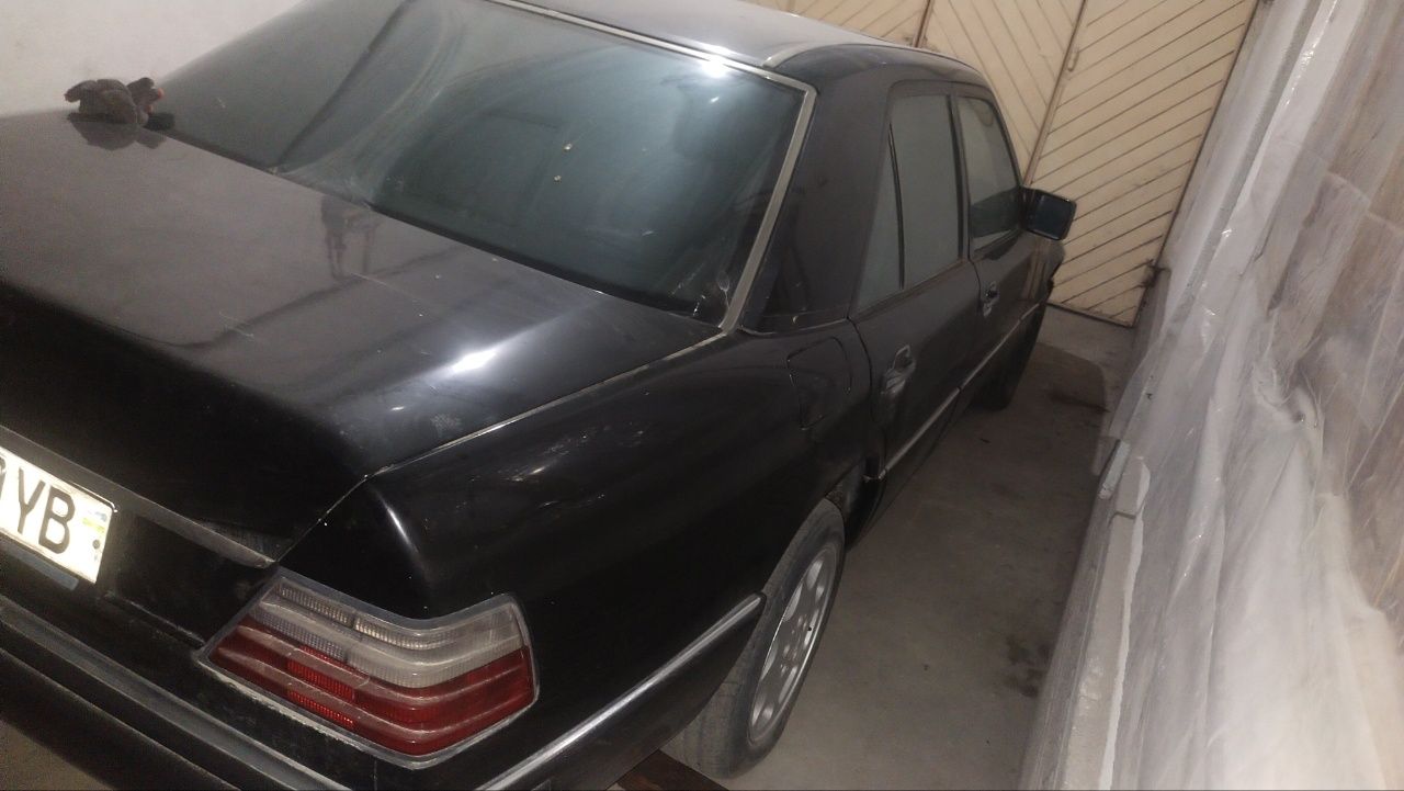 Мошина сотилади срочно W124 / 3500$