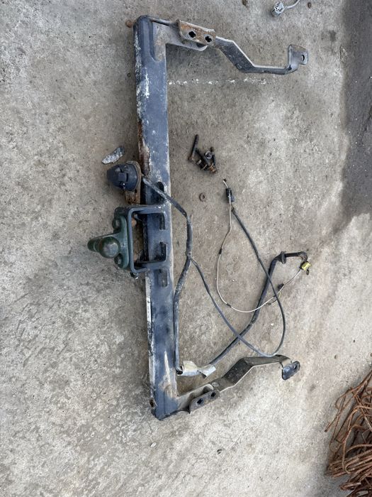 Оригинален  Теглич за Renault Trafic сваляем теглич за рено трафик