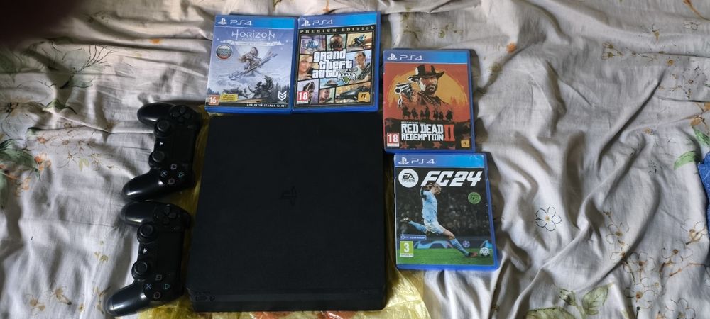 Playstation 4 slim
