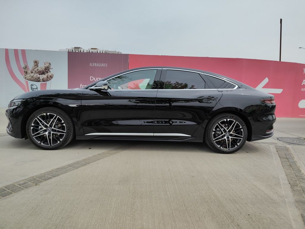 Продам..Сотаман..Срочно..Byd..han..701.km.  Нотариусга тайор.
