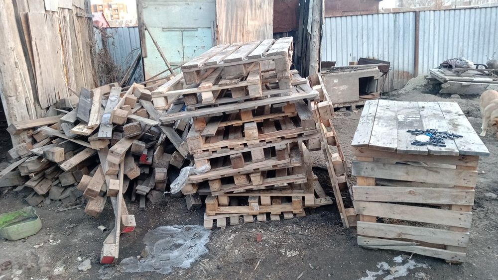 Продам палеты и доски от палет .