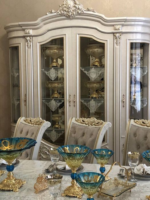 Shu hammasi sotiladi! Holati Zor yengide turibdi