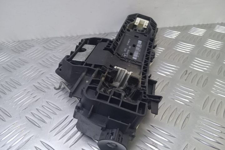 Suport maner exterior  stanga fata A2047601534 Mercedes-Benz GLK-Clas