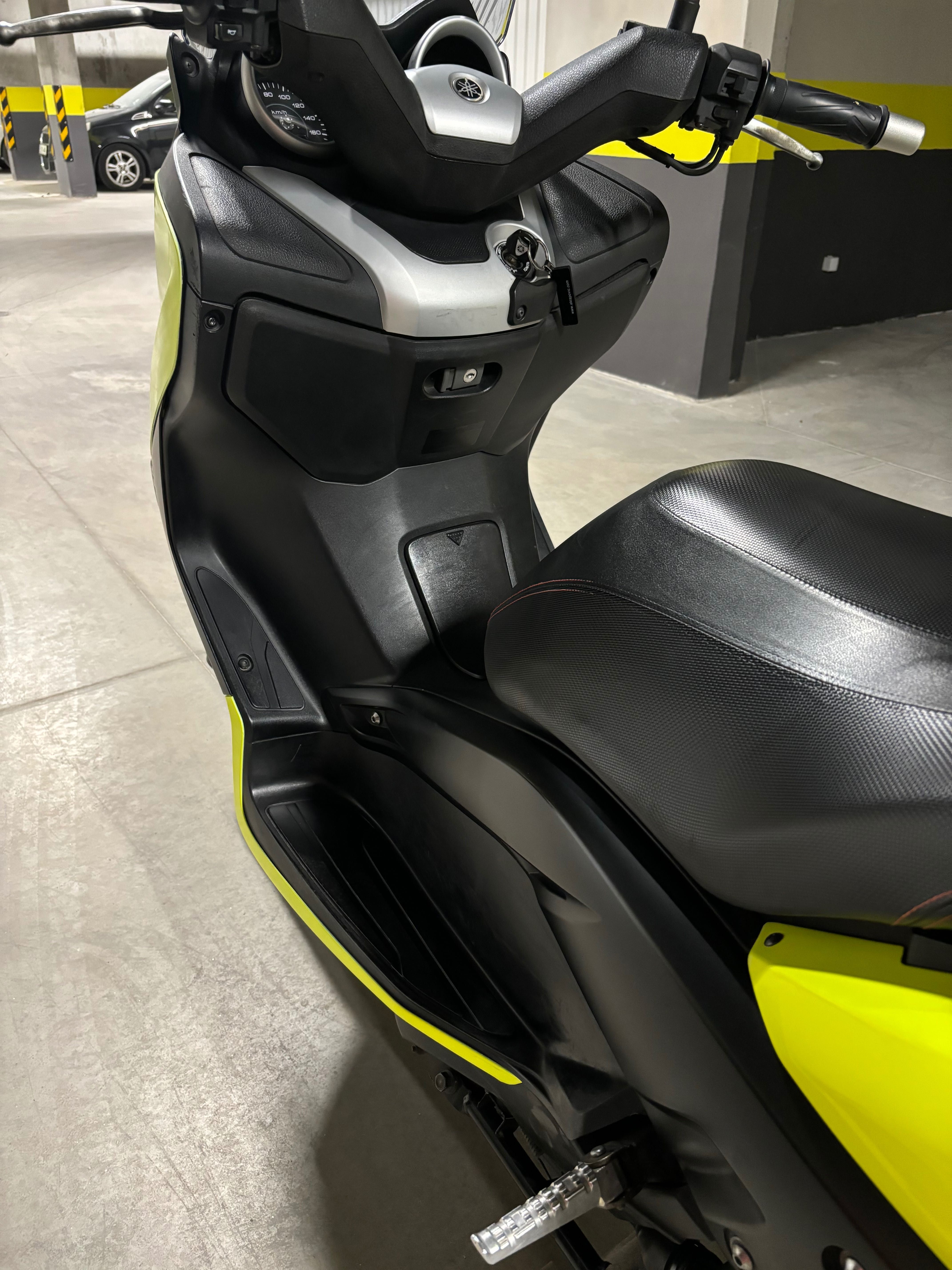 Yamaha XMAX 125 - Отлично състояние, всички екстри