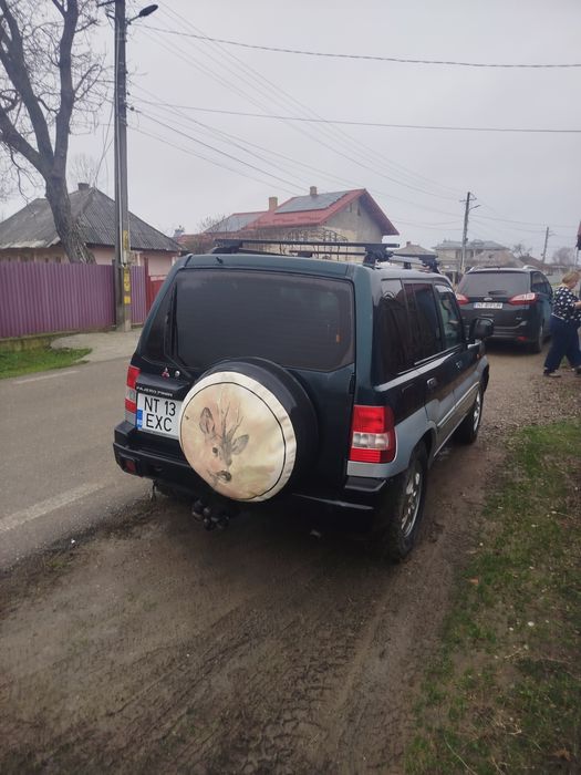 Vând Mitsubishi pajero pinin