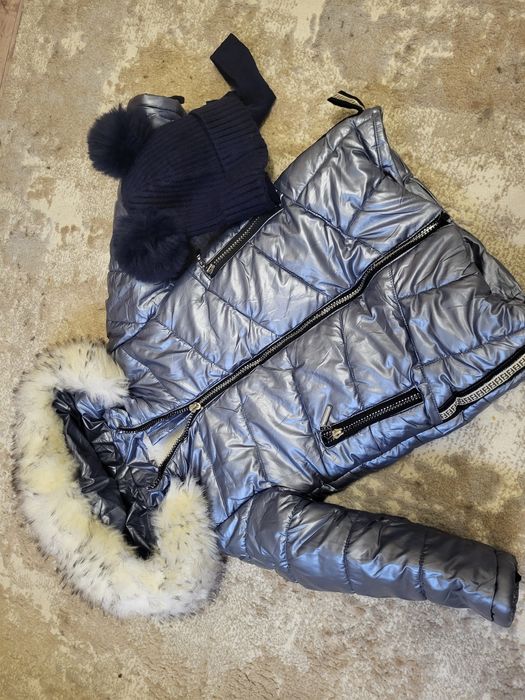 Продам зимнюю куртку на девочку