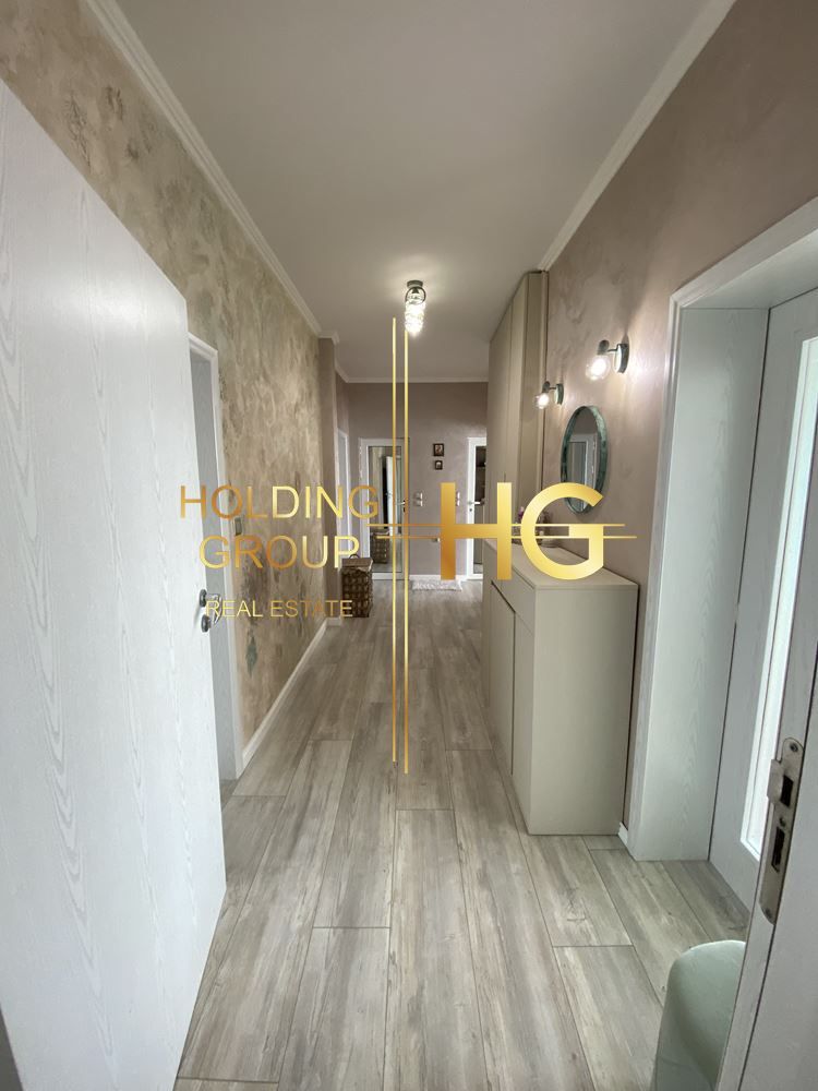 Продава се Тристаен апартамент в Добрич, Център - 115 кв.м за 1200 €/кв.м - Снимка #8