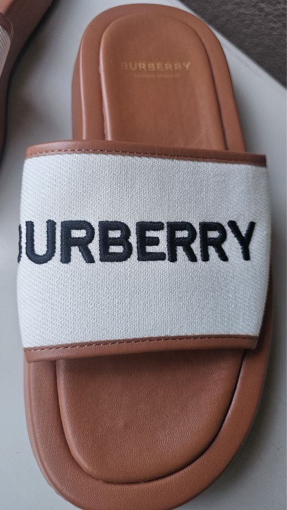 Burberry чехли