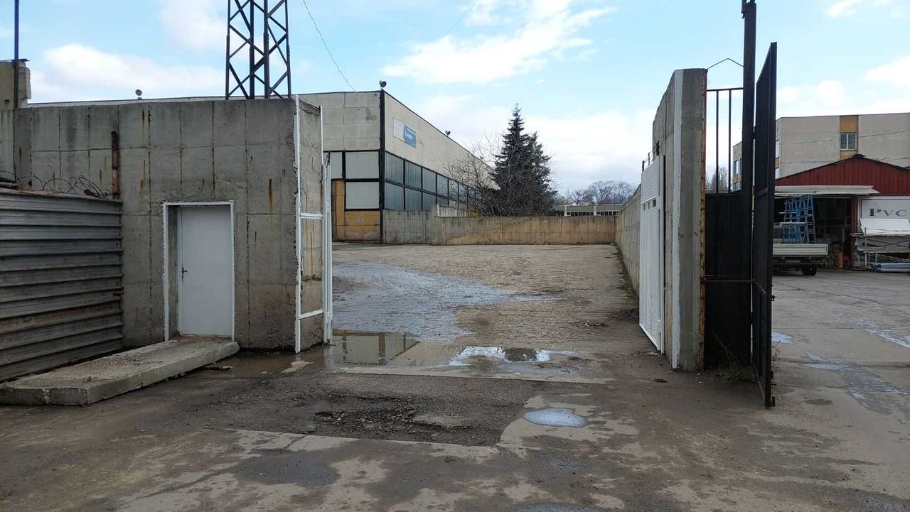 Дава се под наем Склад в София, Орландовци - 1296 кв.м за 4266.15 € - Снимка #1