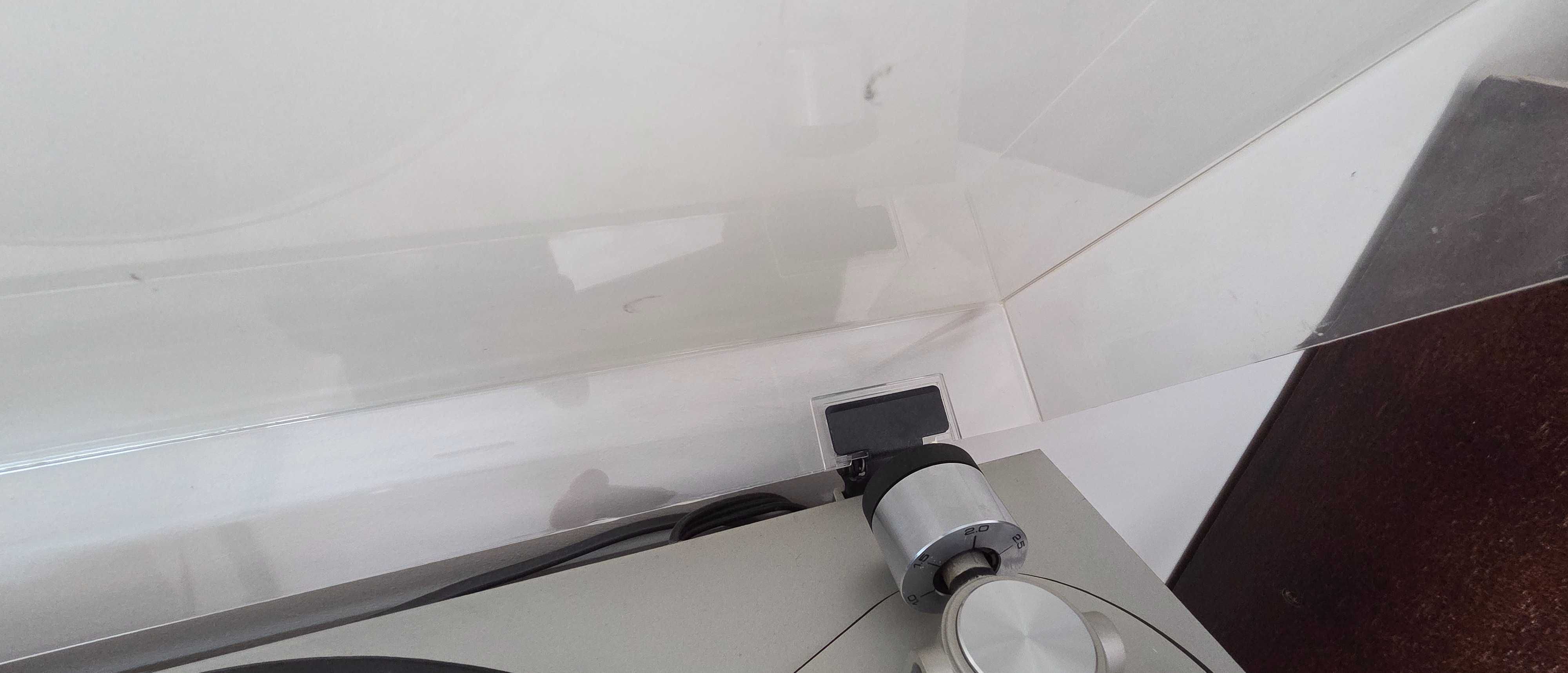 Продавам пефектен грамофон PIONEER PL300