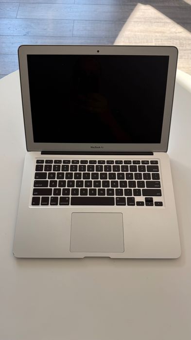 MacBook Air 13", 1.4 GHz dual-core, Intel Core i5 - нова батерия!