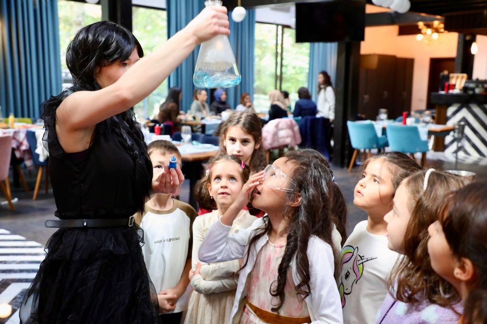 Animatori pentru copii Bucuresti