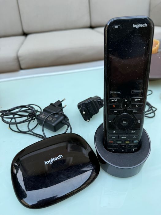 Logitech Harmony Ultimate + Hub + Dock – sistem complet, universal