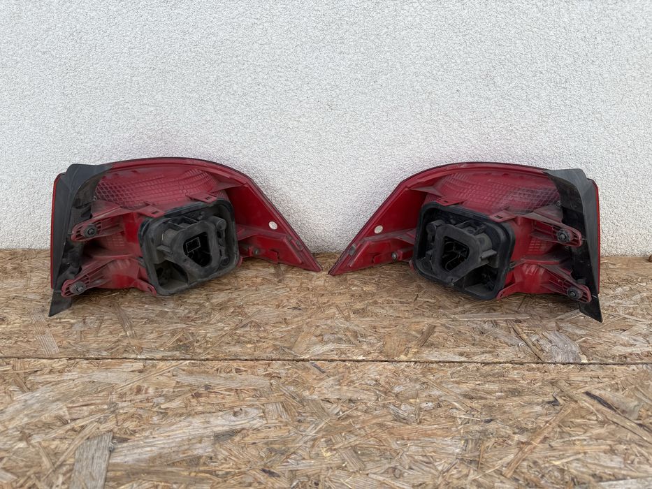 Set stop tripla lampa stanga dreapta aripa caroserie VW Passat B7 seda