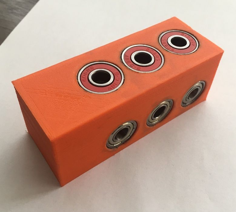 Sablon mobila plastic dur forma U cepi lemn 8mm v.2 L=75mm