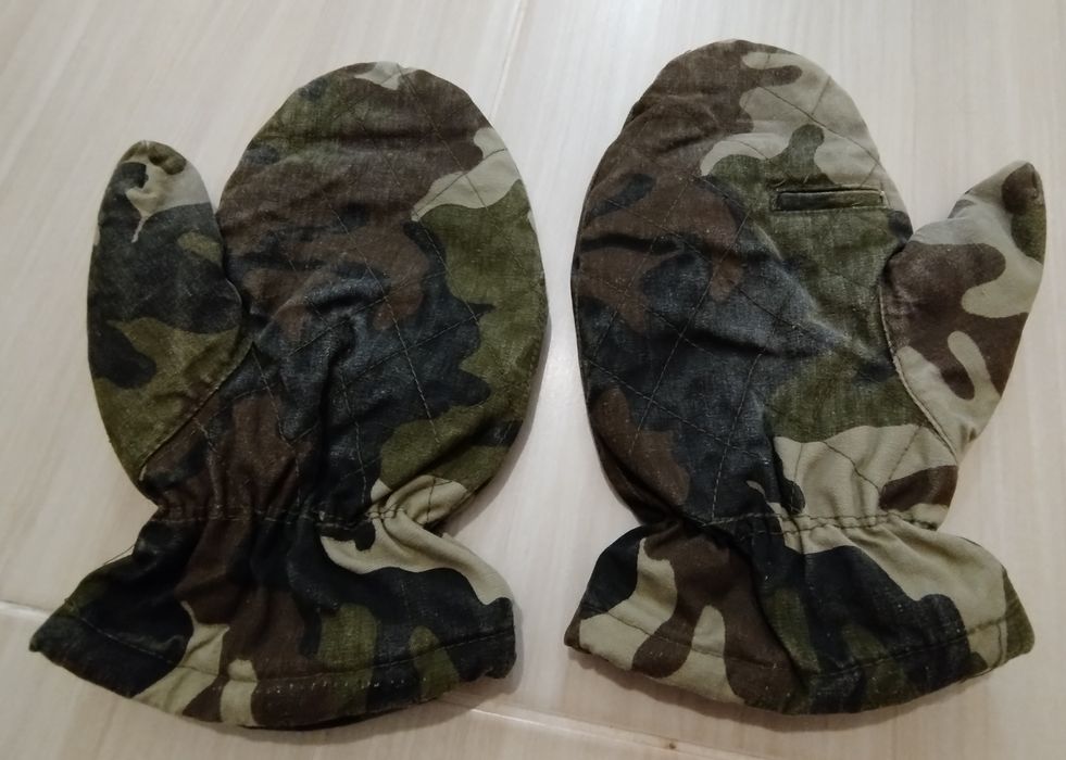 Manusi militare camuflaj