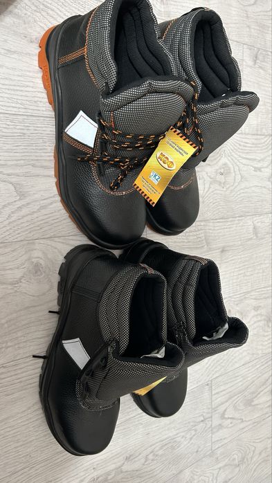 Продаю рабочие ботинки . Новый . Размер 43