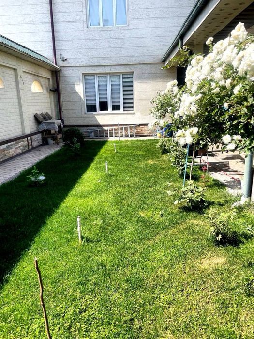 Uchaska xovli sotiladi Sergeli stroitelda 2,5 sotix 6 xona