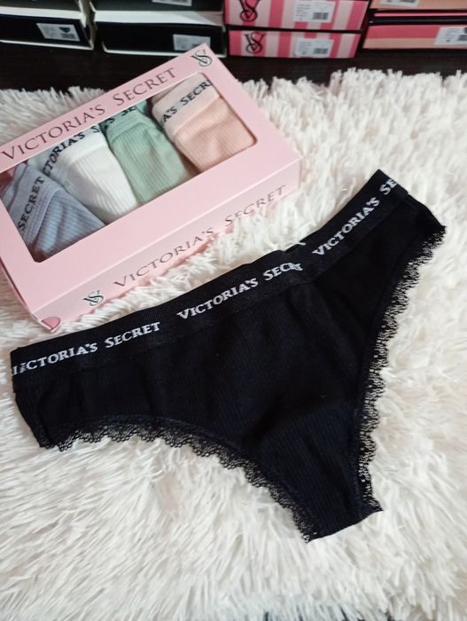 Дамско бельо и чорапки в кутия