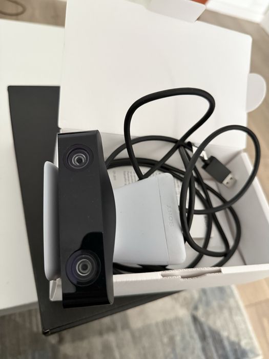 Vand casti wireless Sony INZONE H9 si camera HD