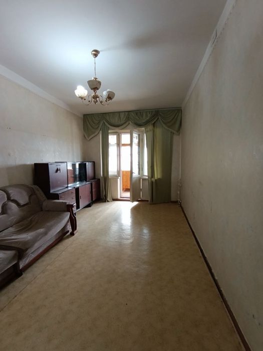 Продаётся 2 ком 10 мкр КАРВОН