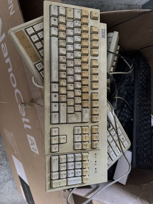 Монитор правец 16