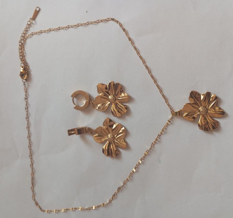 Set cercei și colier placate cu aur de 18k