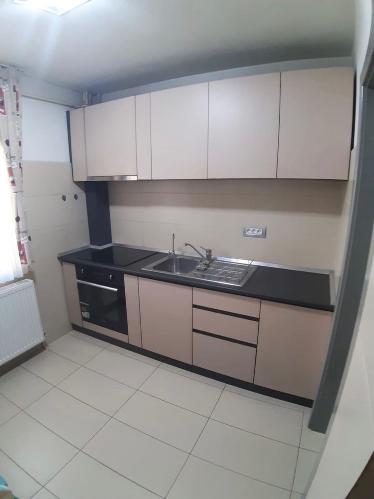 Apartament 4 camere intim de inchiriat