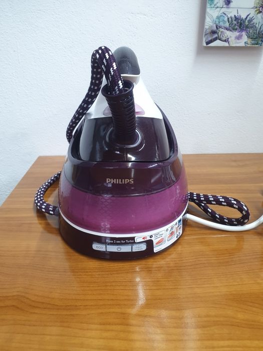 Statie de calcat PHILIPS PerfectCare Compact