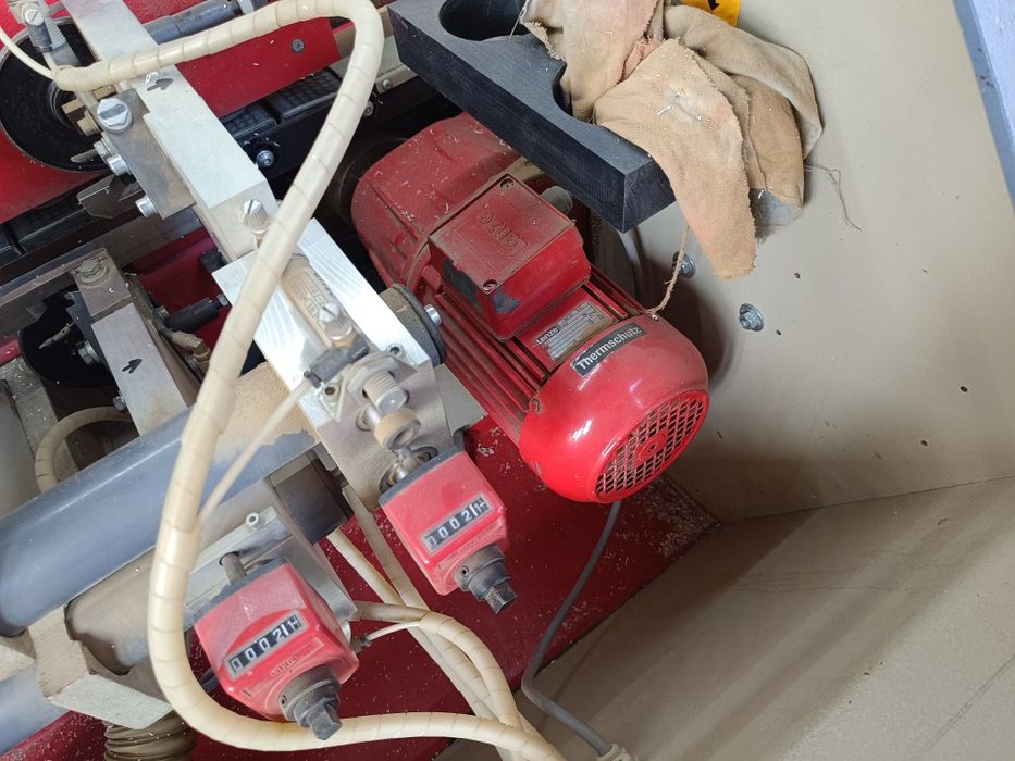 Продавам кантираща машина