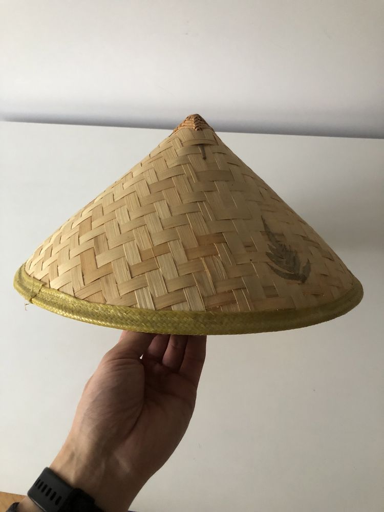 Вьетнамка соломенная шляпа