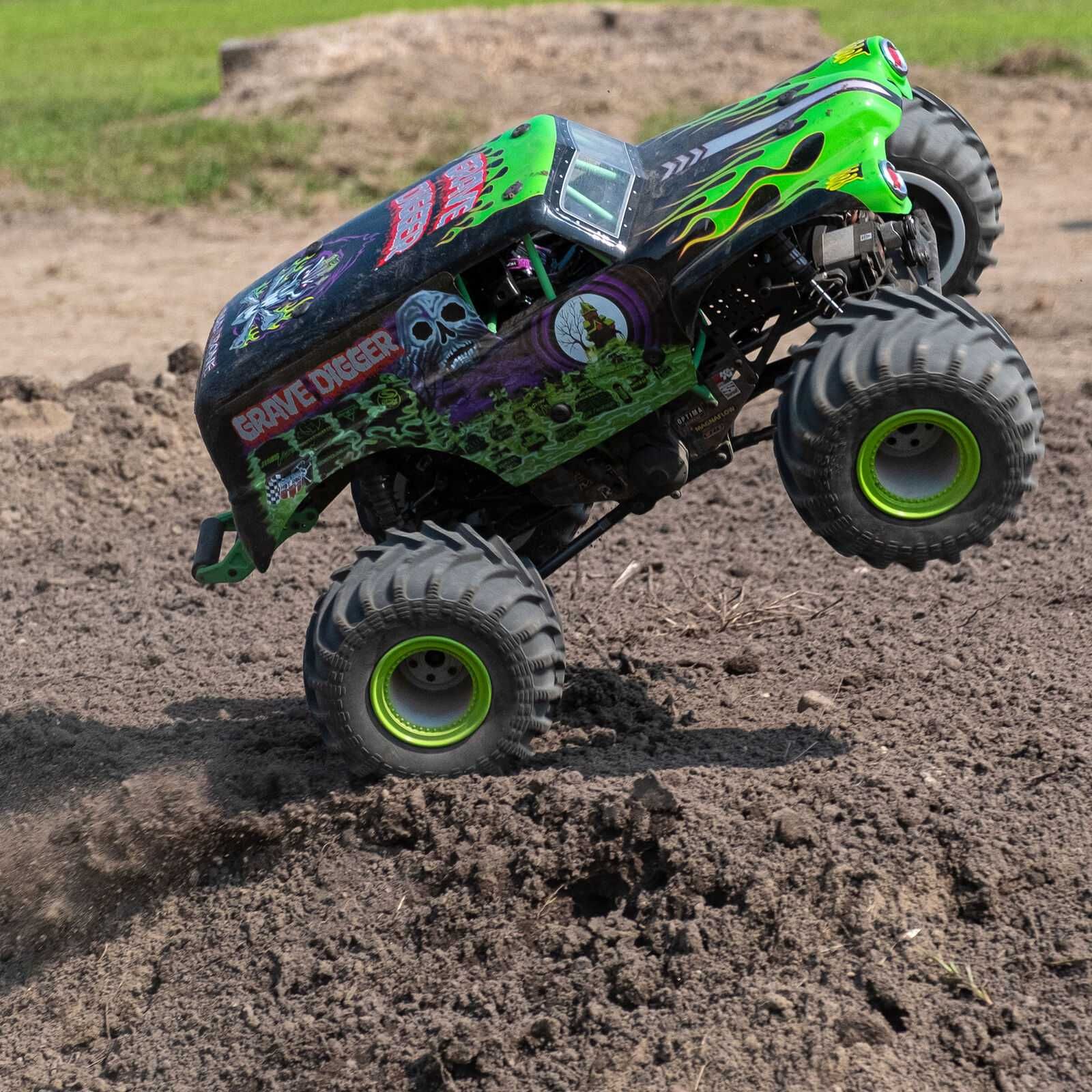 rc LOSI LMT 4X4 GRAVE DIGGER 1/8 4WD Бъги РЦ нитро hpi arrma traxxas