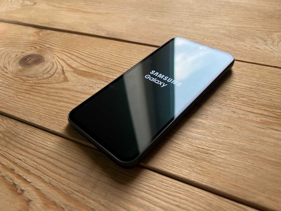 vand/schimb Galaxy A54 cu iPhone 16, A56, S25, iPhone 15 plus