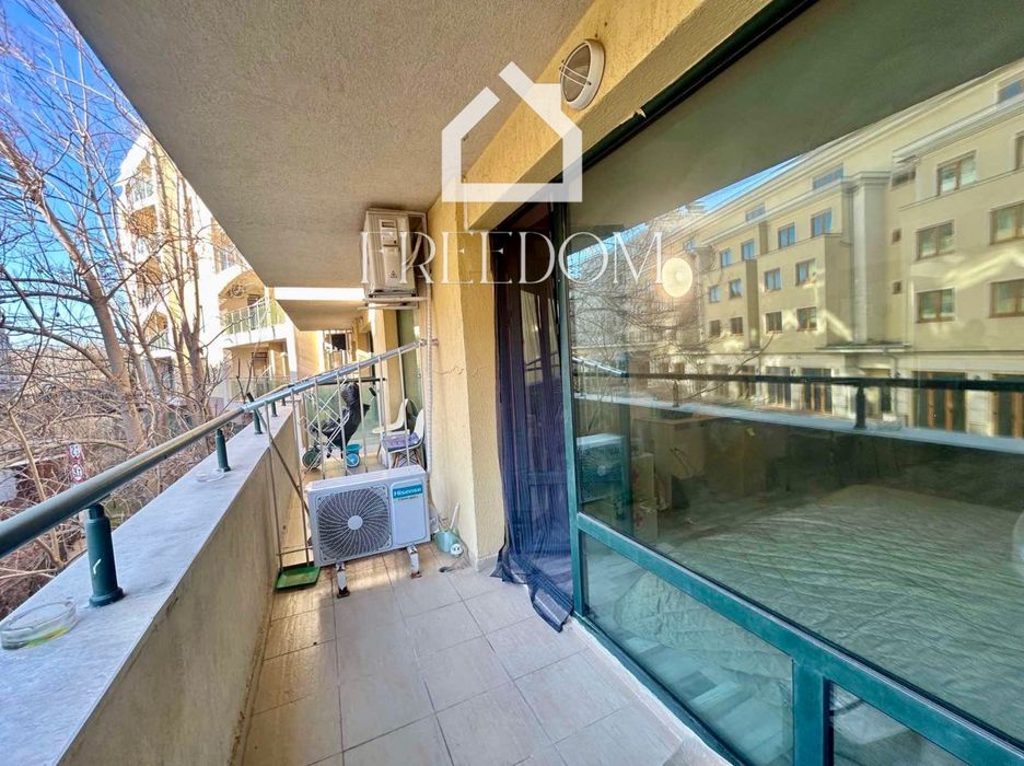 Продава се Едностаен апартамент в к.к. Св.Св. Константин и Елена - 40 кв.м за 2125 €/кв.м - Снимка #1