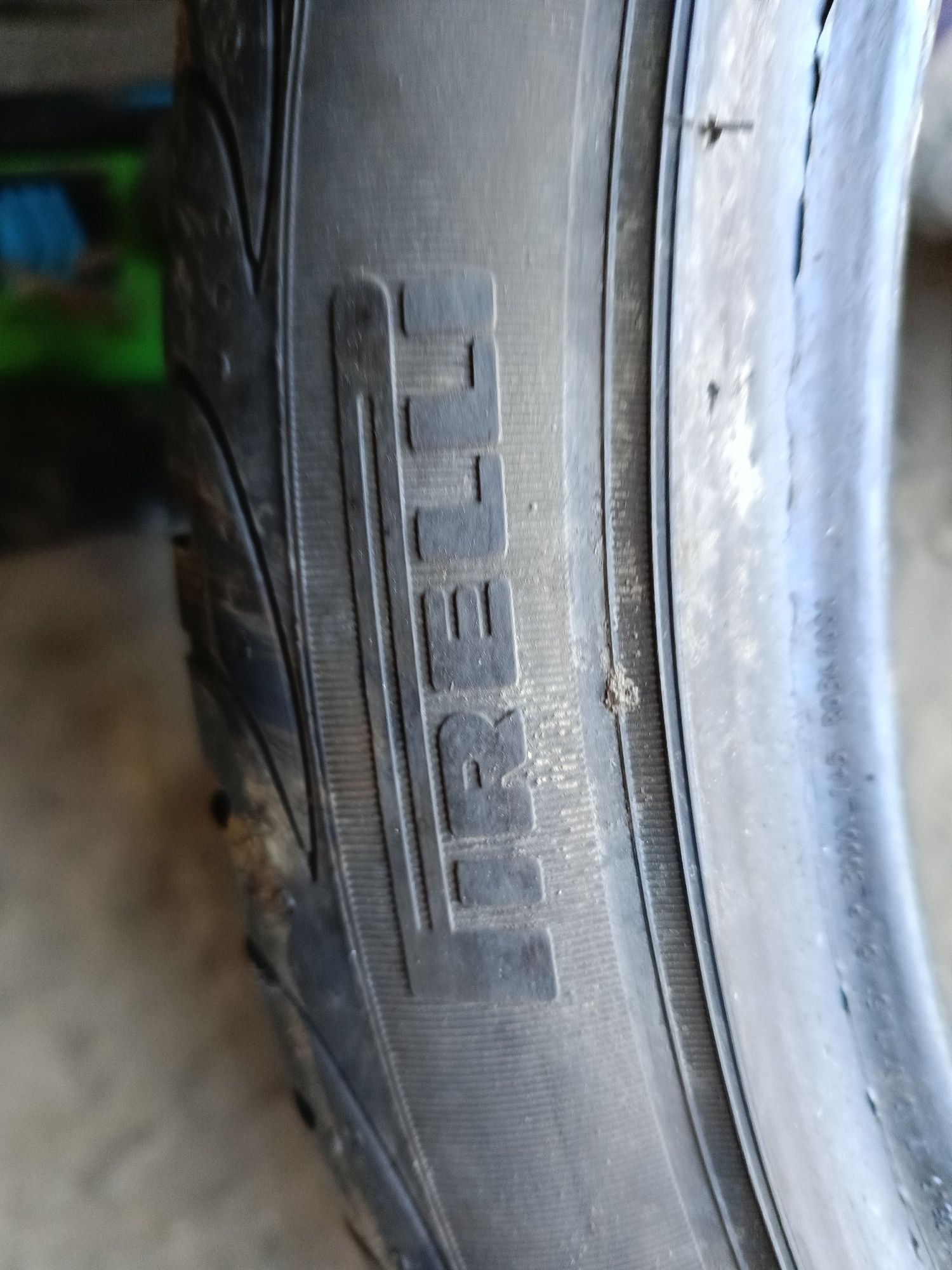 Летни гуми -17цола-215/40-1бр.-80лв."PIRELLI"-като нови