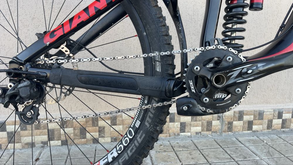 Giant Glory Advanced 1 – DH/27.5/CF/
