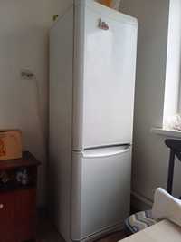 Продам холодильник Indesit в хорошем состояний