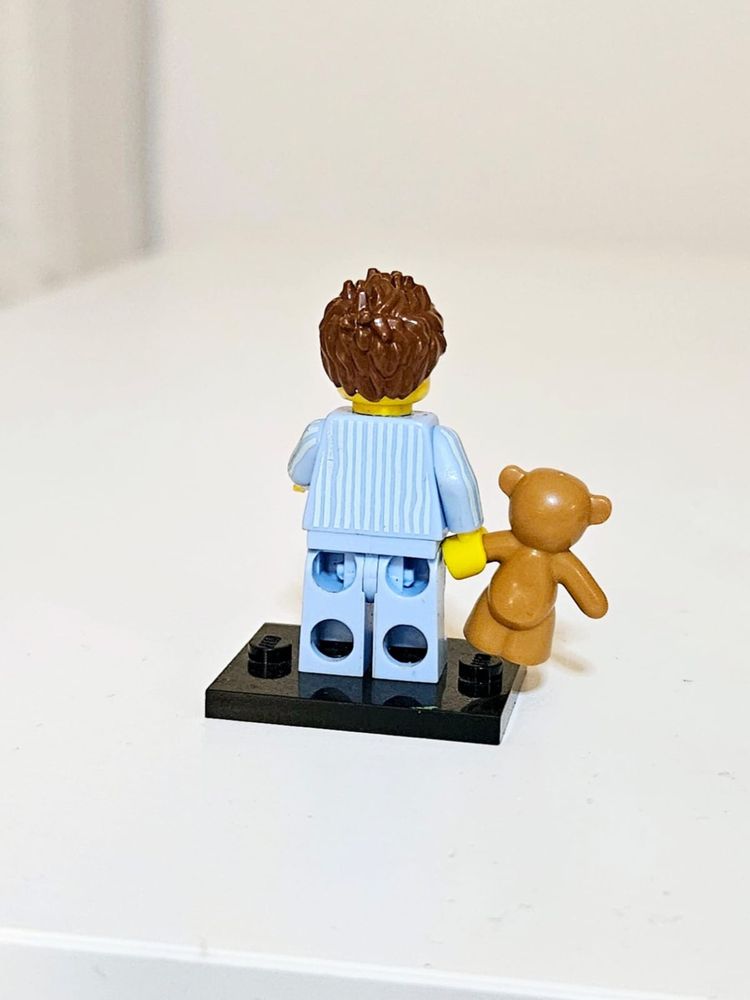 Lego Collectable Minifigures Series 6 8827-3 - Sleepyhead (2012)