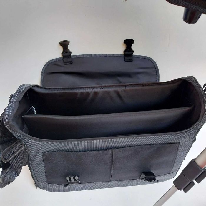 НАЙ ДОБРАТА ОФЕРТА COBRA Лаптоп чанта за презентации + статив с маса