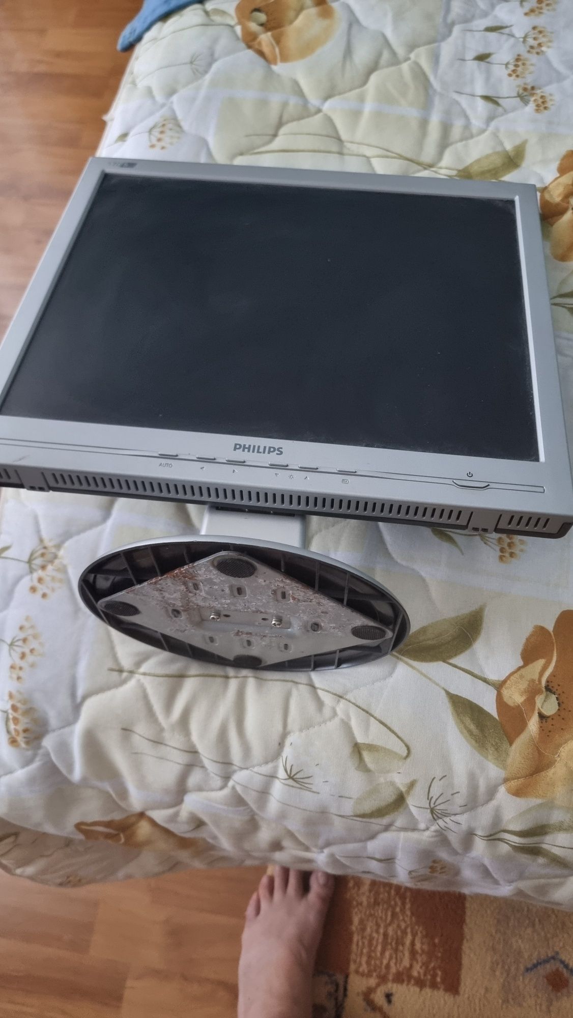 Продавам монитор за компютър