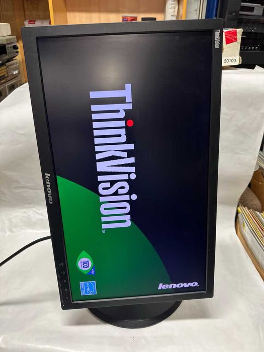 Перфектен 23" LED монитор Lenovo