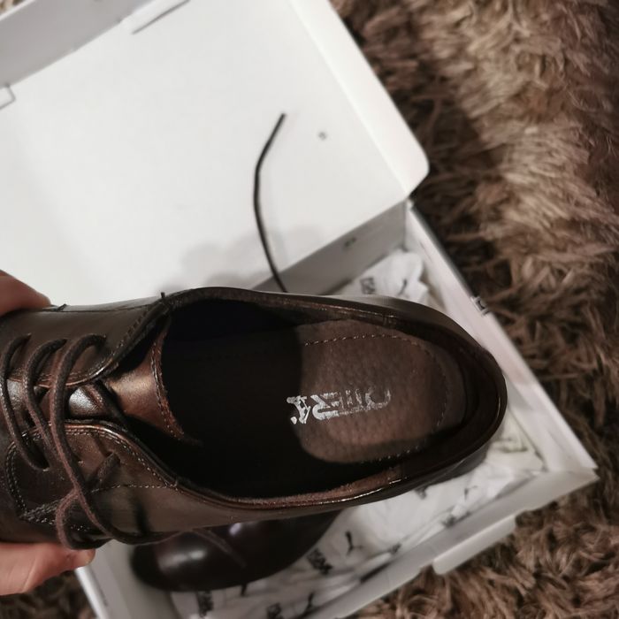 Pantofi din piele Otter marime 40