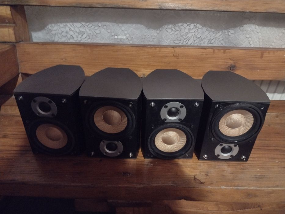 Reciver cu subufer și 4 boxe de la akay