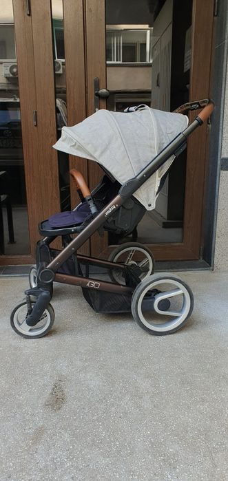 Mutsy IGo+ 2 аксесоара в същият цвят-чадър и зимно покривало