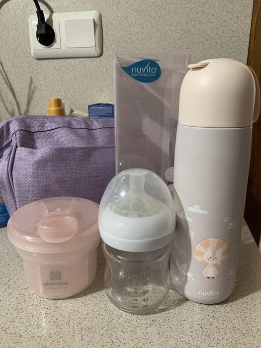 Термос за вода, дозатор за мляко и стъклено шише