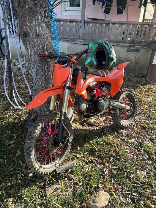 Vand cross 125cc ultra , crossul merge impecabil nu are probleme